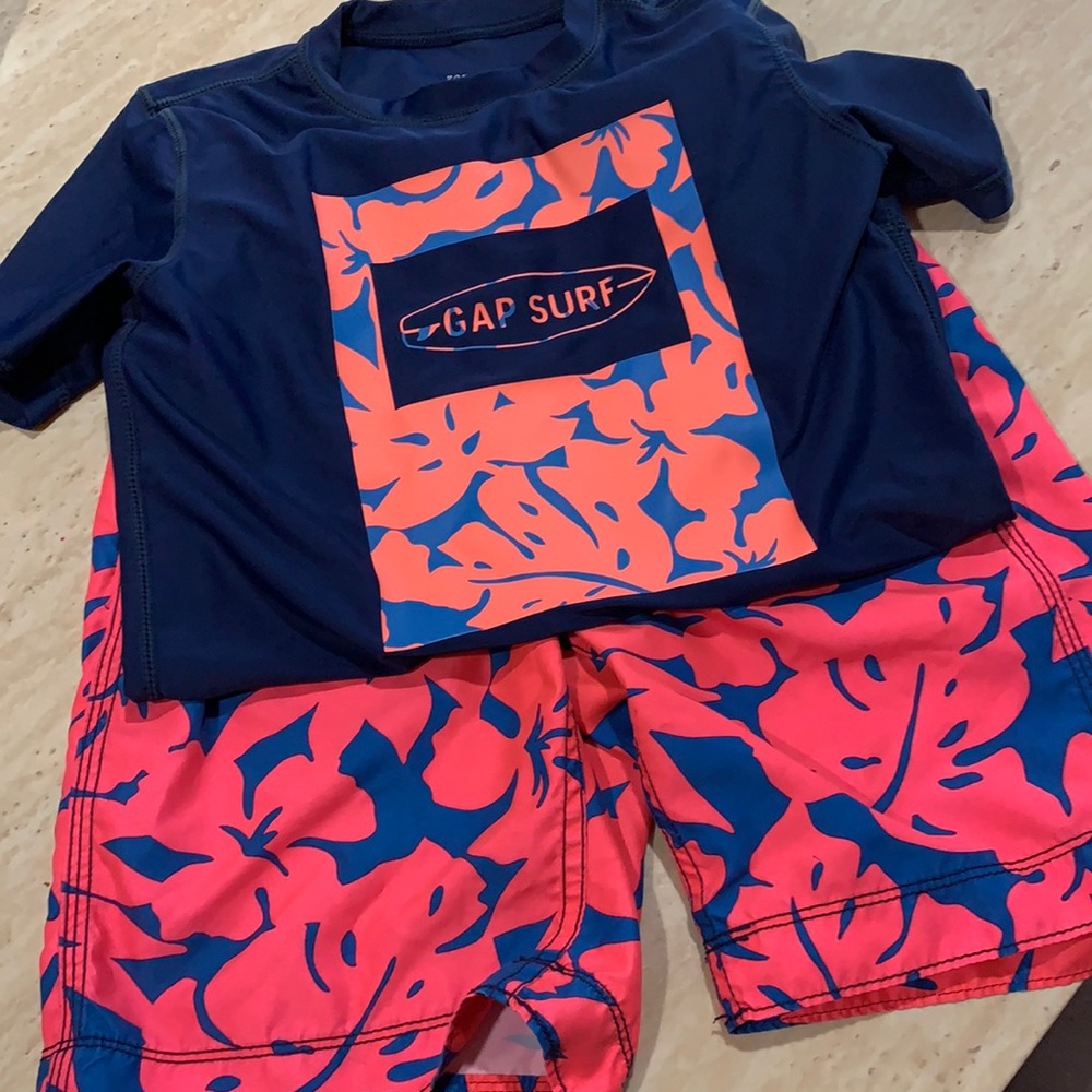 Gap Boys Swim Set (rash guard and trunks)